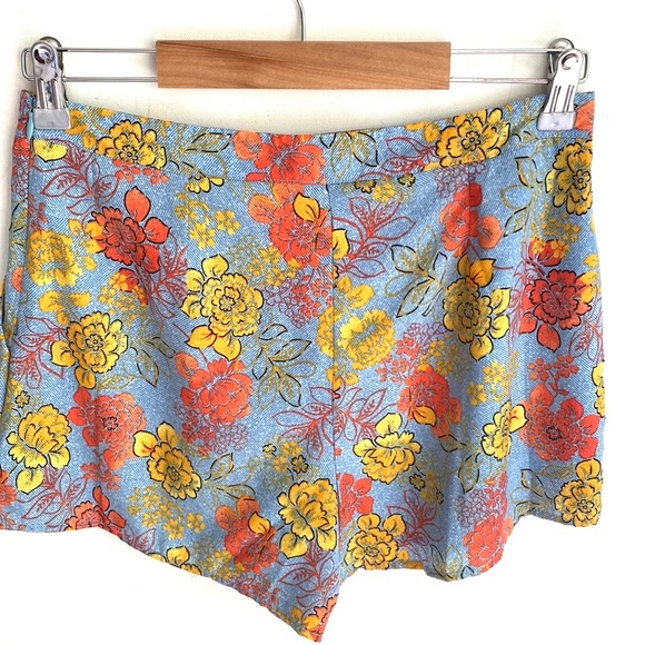 Sugar + lips Floral pleated shorts, Size S - Picture 10 of 10
